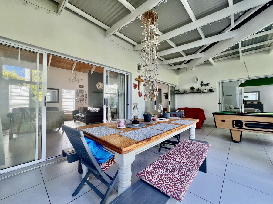 4 Bedroom Property for Sale in The Cove Western Cape
